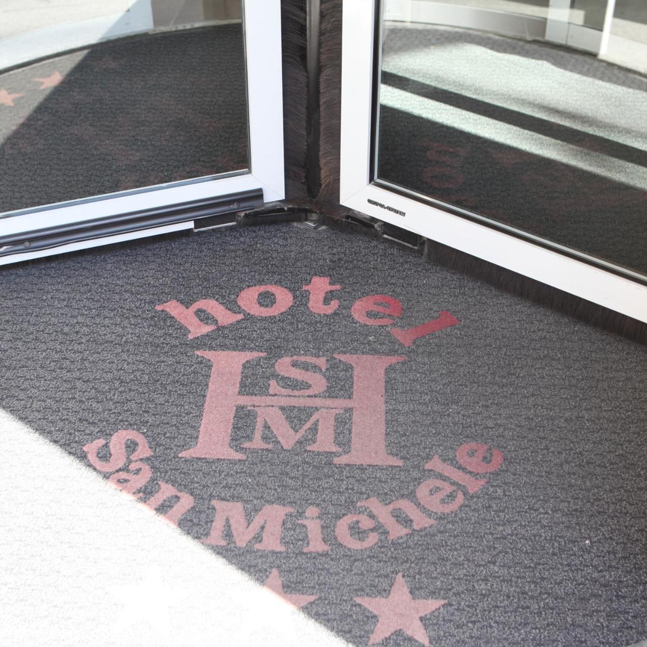 Hotel San Michele LʼAquila Exterior foto